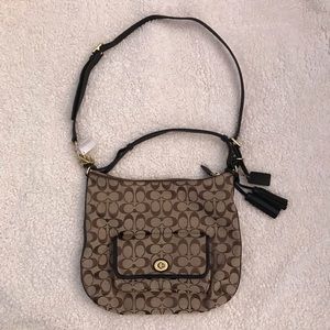 NWT‼️ COACH purse with signature C design